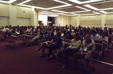 Simpósio contou com participação de 300 inscritos.
