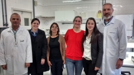 equipe de treinamento posa para a foto